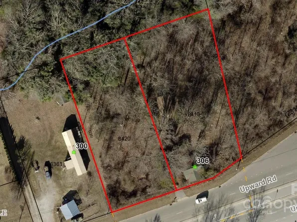306 Upward Rd, East Flat Rock, NC 28726