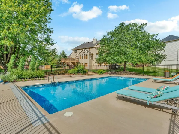 4716 Killarney Cir, Lawrence, KS 66047