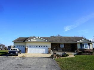 305 S New St, Gifford, IL 61847