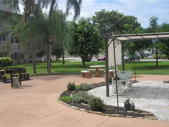 211 Pasadena Ave N APT 207, Saint Petersburg, FL 33710