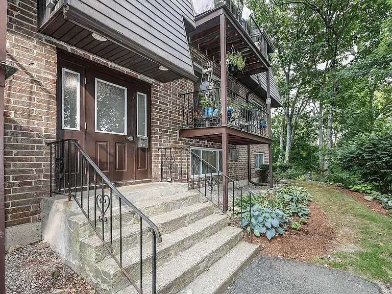 1 Pembroke Dr #19 — Photo 12