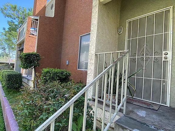 2nd image of 1025 N Tippecanoe Ave Unit 142