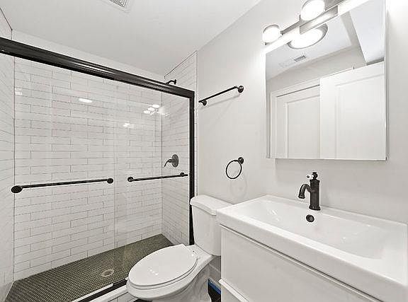 5th image of 2043 W 22nd Pl #1R0