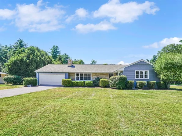 31 Brooklawn Rd, Wilbraham, MA 01095
