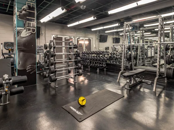 400 West 37th Street image 16 of 69