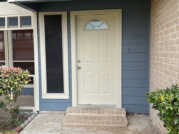 2nd image of 7027 Villa Del Sol Dr