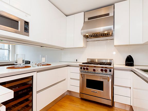 2nd image of 400 E 54th St APT 24B