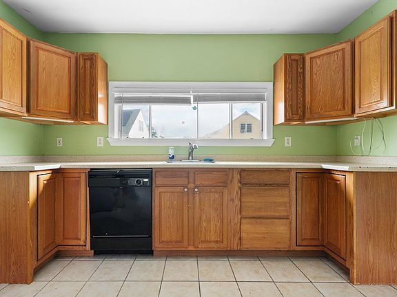 5th image of 729 West Hollis Street