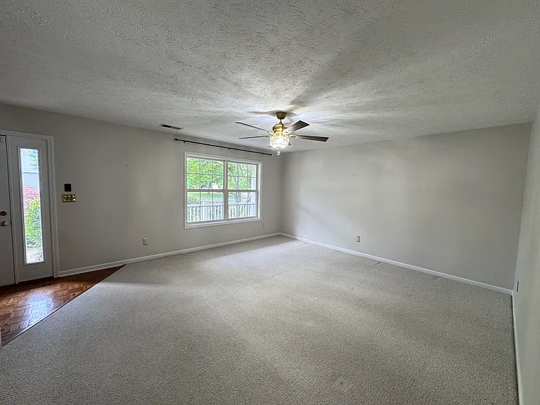 252 Masterson Station Dr — Photo 7