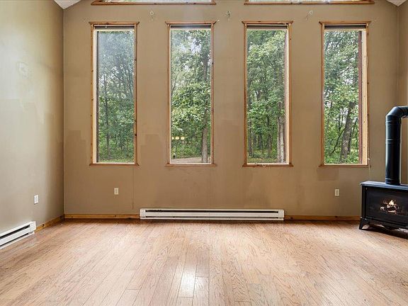4th image of 5457 Erin Rd