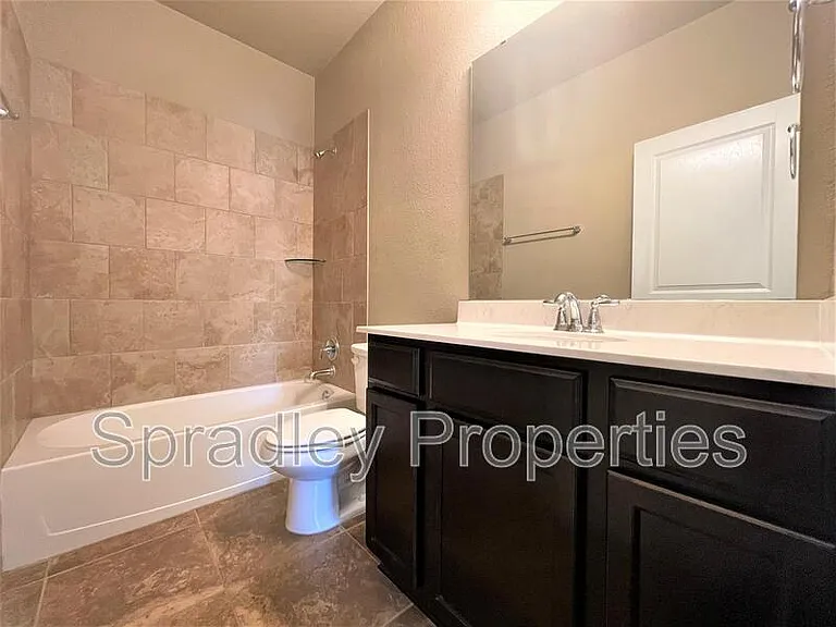 820 Glenstone Dr — Photo 7