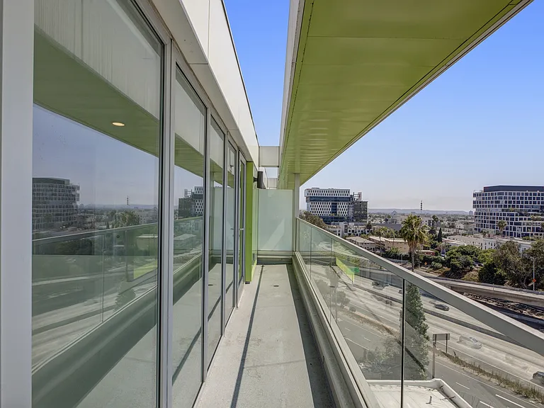 Fusion Hollywood - Private Balcony
