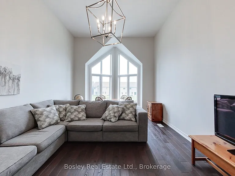 104 Delphi Ln — Photo 16