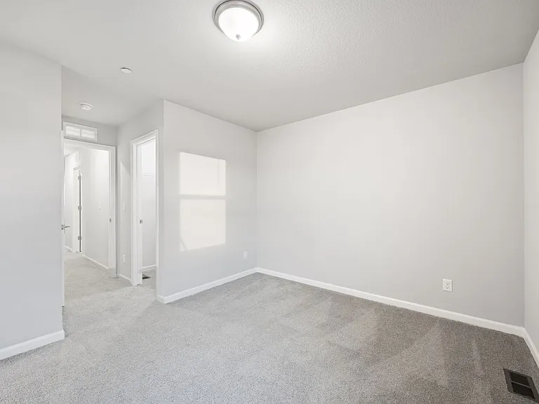 3rd bedroom (upstairs)