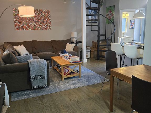4th image of 2117 W McLean Ave APT 2R