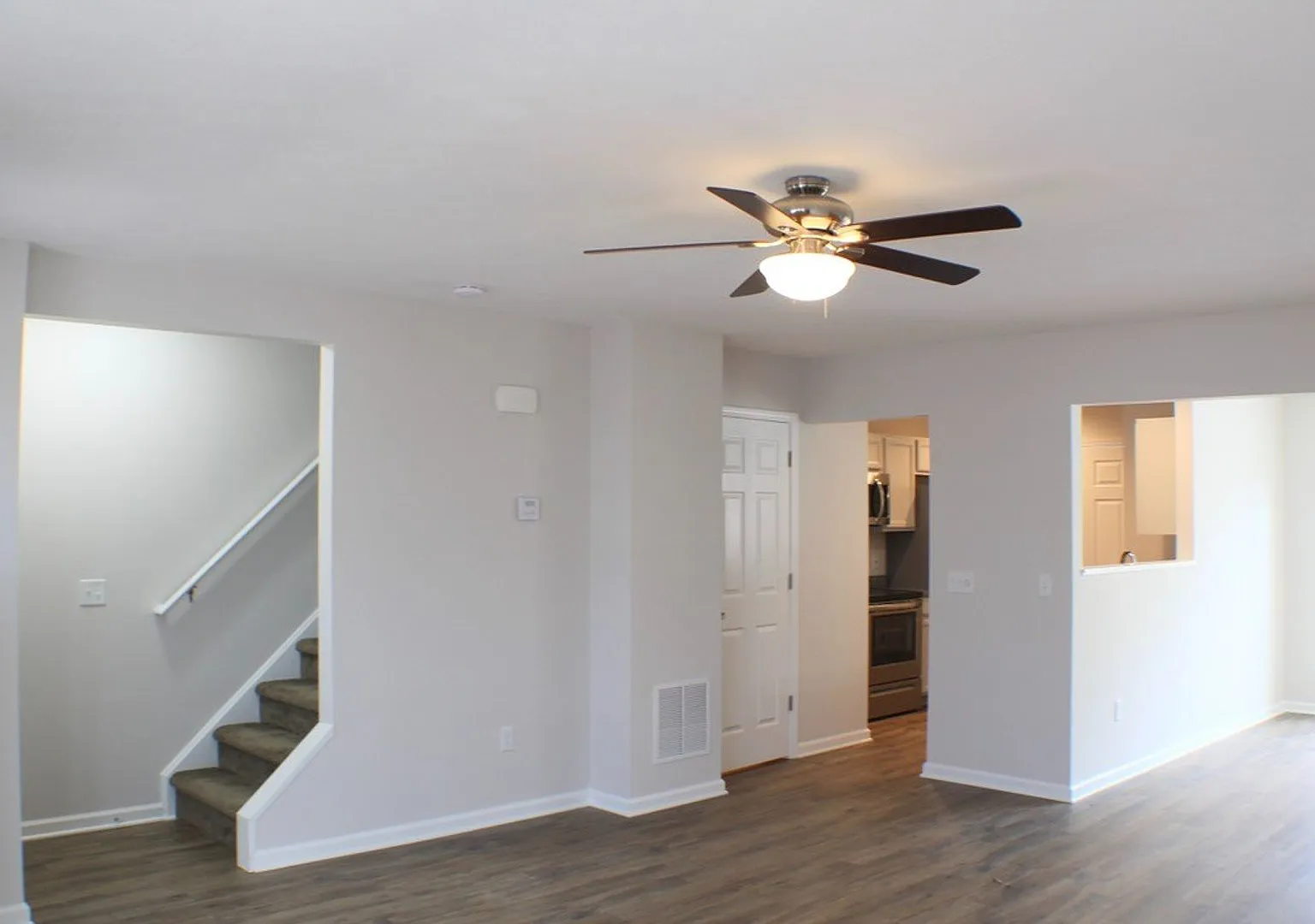 Spacious 3-Bedroom Townhome for Rent Steps from Sentara RMH! — Photo 4