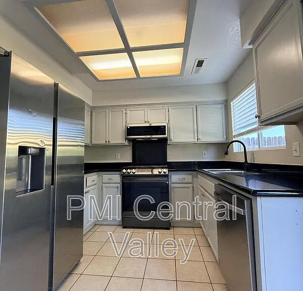 464 Lucas Ct — Photo 11
