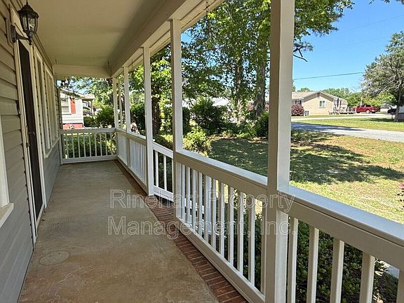 2nd image of 2083 Ridgecrest Rd