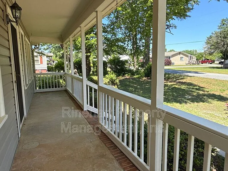 2083 Ridgecrest Rd — Photo 2