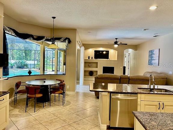 4th image of 22444 OAKVILLE DRIVE