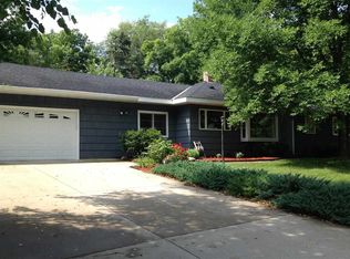 702 Lower Johnson Cir, Saint Peter, MN 56082