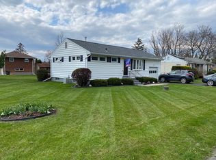 10 Rudolph Ct, Cohoes, NY 12047