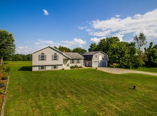 813 W River Rd, Augusta, ME 04330