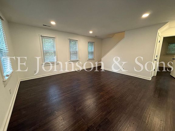 5th image of 4309 Walnut Hollow Dr