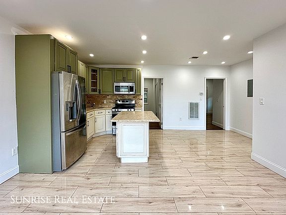 5th image of 1816 Sterling Pl #G