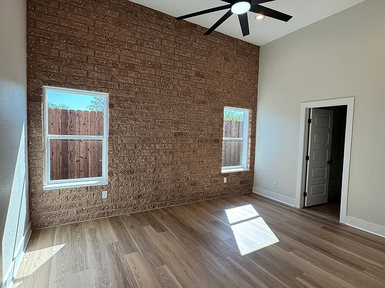 Skyview Ln — Photo 9