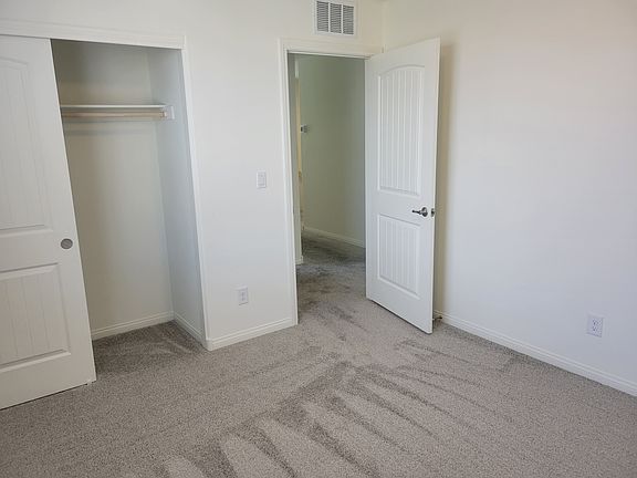 4th image of 8056 Kings Guard St