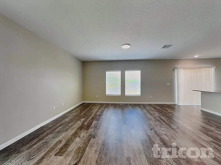 12930 Oak Hill Way — Photo 3