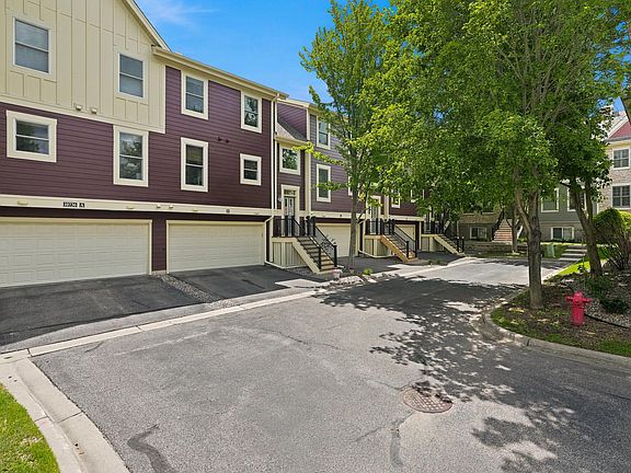 4th image of 10736 Falling Water Ln Unit B