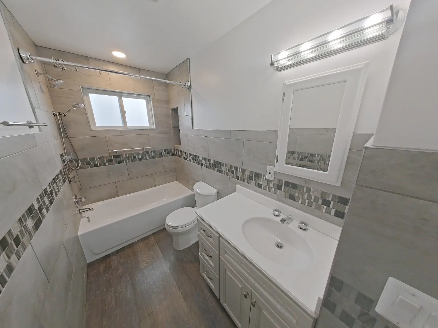 3 bed, 960 sqft, $1,400 — Photo 4