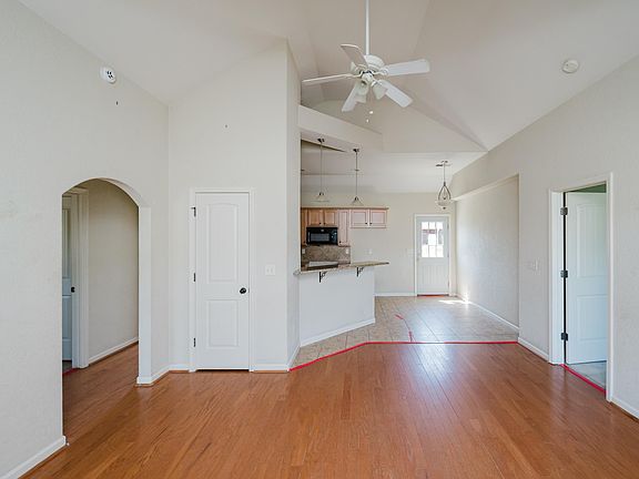 5th image of 117 Ridgecrest Rd