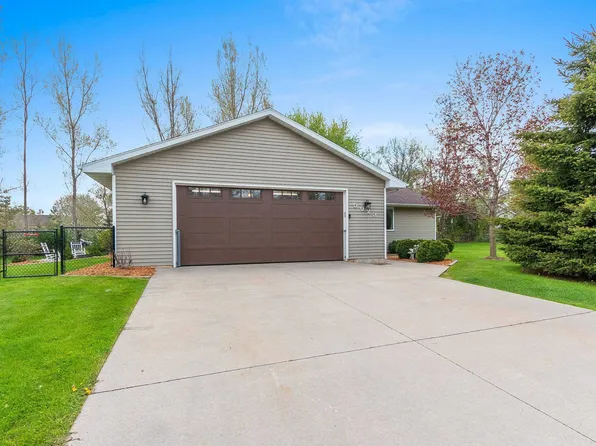 5023 Country Breeze Ln, Larsen, WI 54947