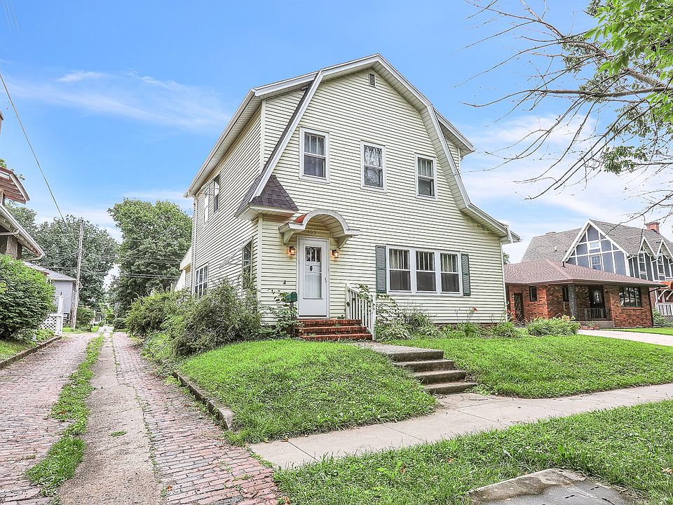 1st image of 409 1st Ave E