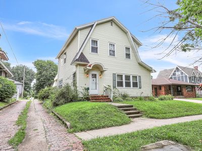 409 1st Ave E, Oskaloosa, IA, 52577