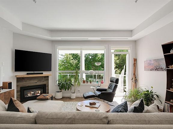 4th image of 3110 Havenwood Ln #304