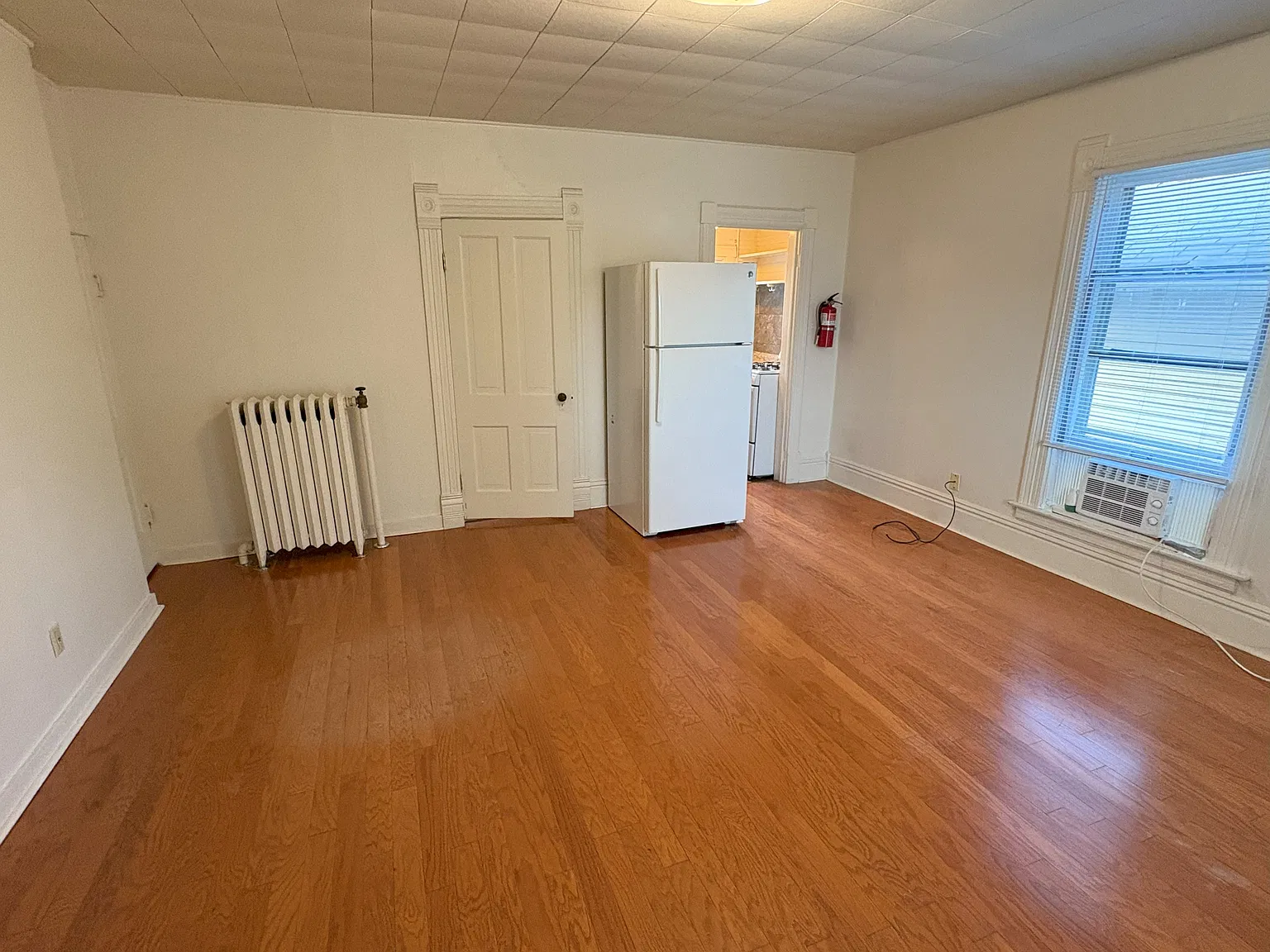Studio, 337 sqft, $842 — Photo 3