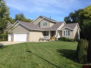 2118 Eagle Ridge Dr, North Mankato, MN 56003