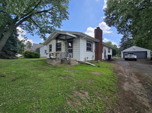 737 Royal Dr, Jackson, MI 49202