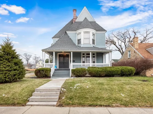1105 Morton Ave, Elgin, IL 60120