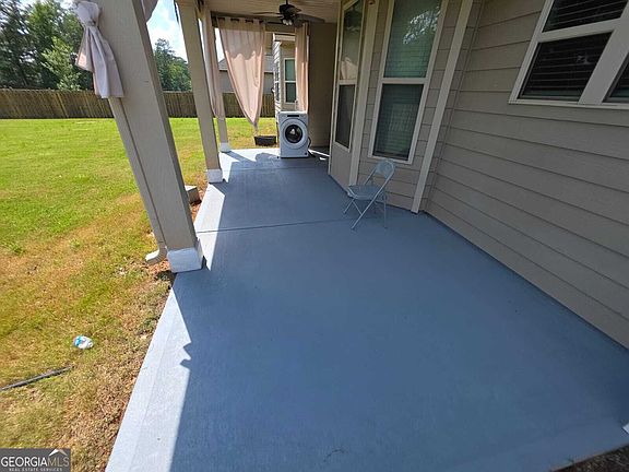 4th image of 121 Beaumont Way