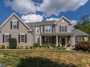 5928 Woodridge Dr, Green Lane, PA 18054