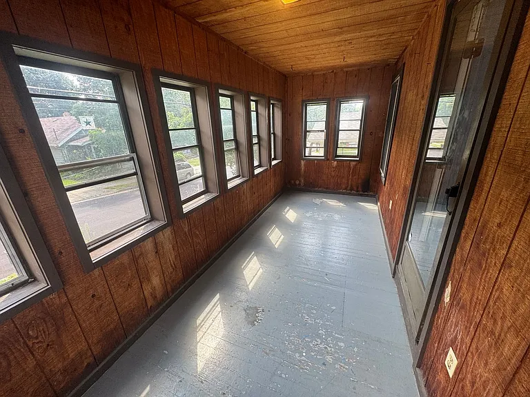 787 Jason Ave — Photo 2