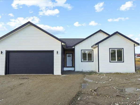 2490 S Sanctaury Dr, Palmer, AK 99645