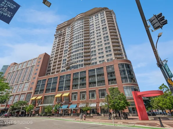 807 Davis St Unit 1210, Evanston, IL 60201