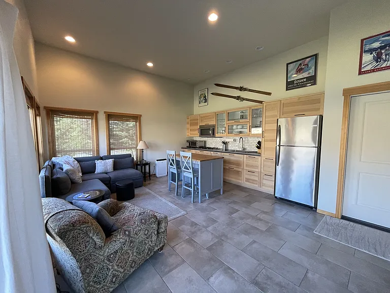 160 Mountain Lake Ln — Photo 6
