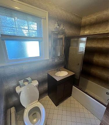 5th image of 163 Hunt Ave